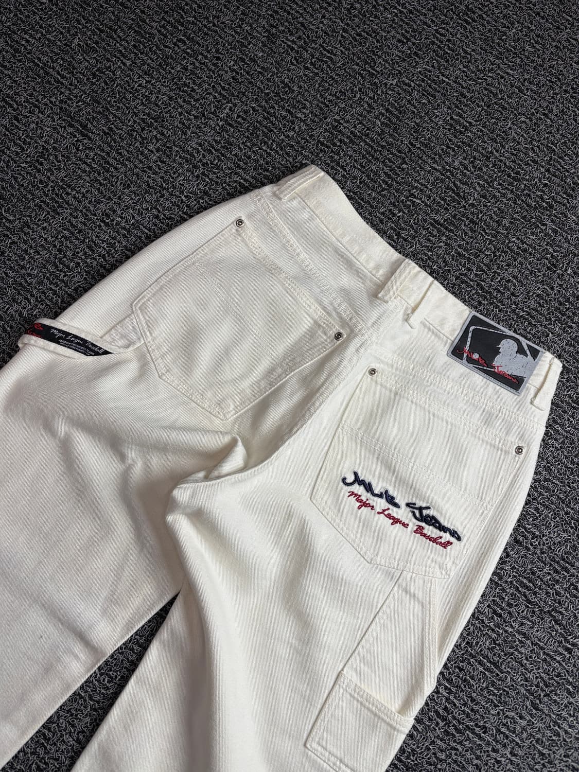 MLB 올드스쿨 자수로고 화이트 루즈핏 데님 팬츠 3082 상품이미지6
