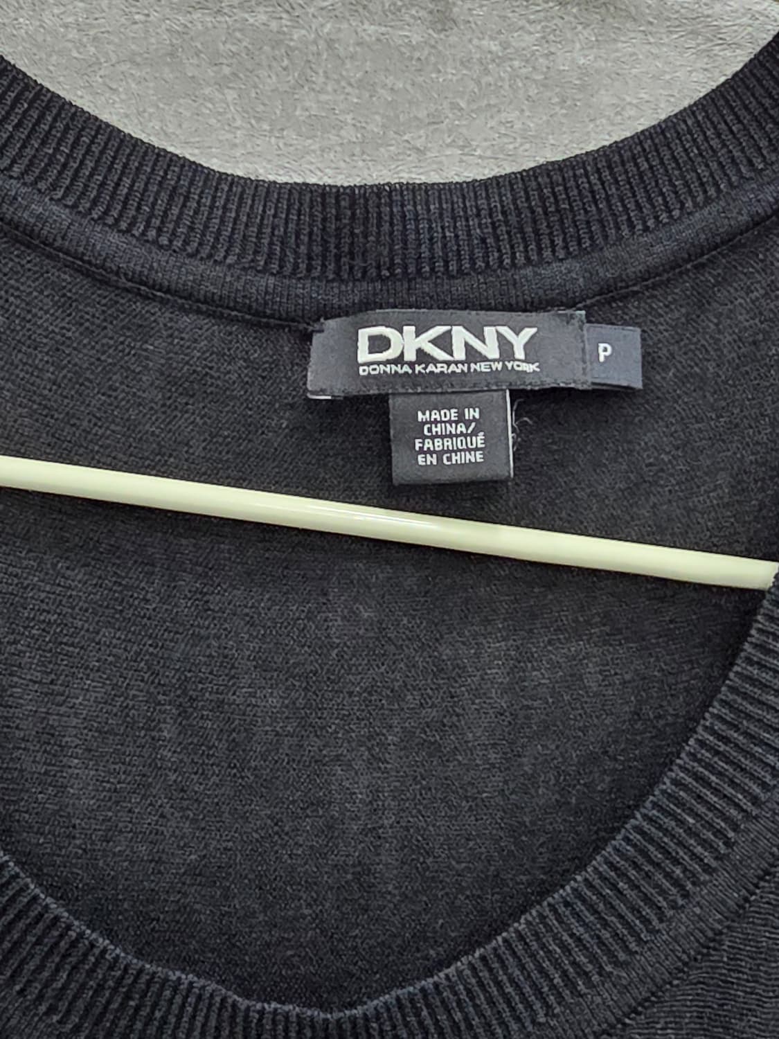 DKNY 실크 블랙 니트 플리츠 원피스 상품이미지3