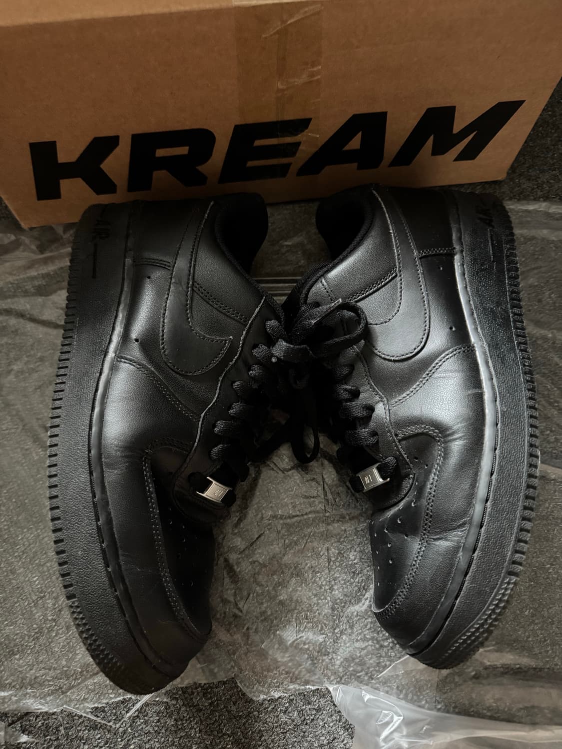 나이키 에어포스 1 '07 로우 트리플블랙 270 상품이미지4