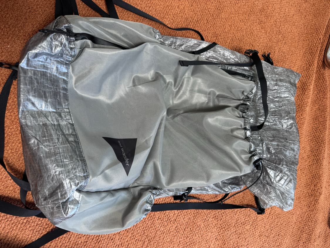 앤드원더 UL다이니마 백팩 차콜 상품이미지1