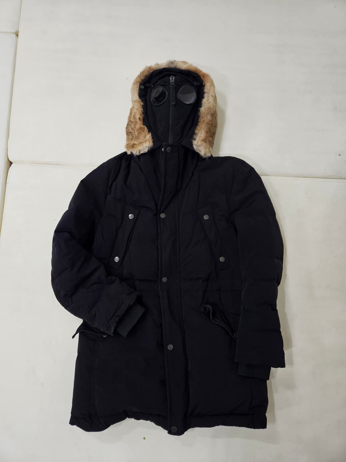 cp컴퍼니 토끼털 고글 롱패딩 상품이미지2