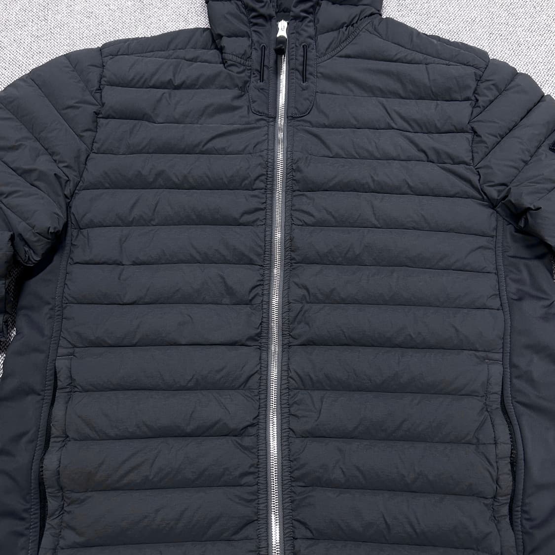 스톤아일랜드 20FW 룸우븐 후드 경량패딩(L) 상품이미지4