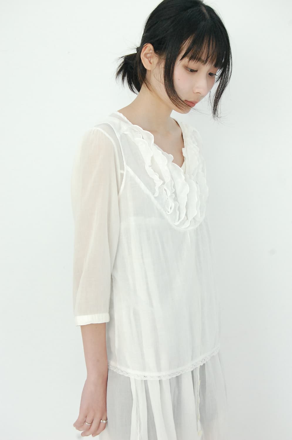 Hemwork linen frill vest 상품이미지1
