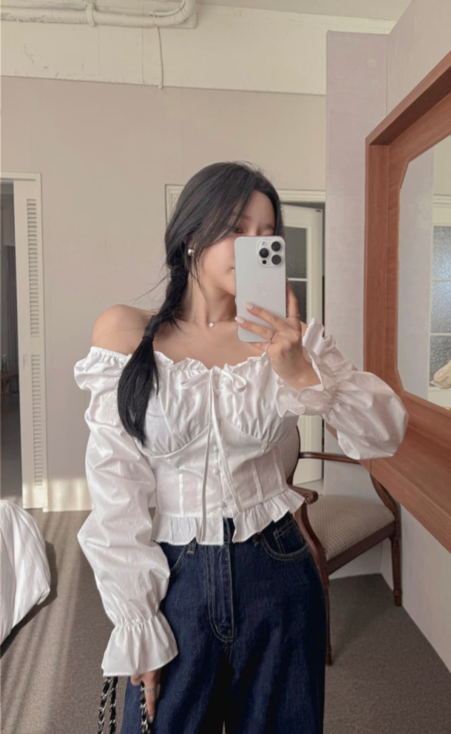 셔링 스퀘어넥 화이트 블라우스 상품이미지5