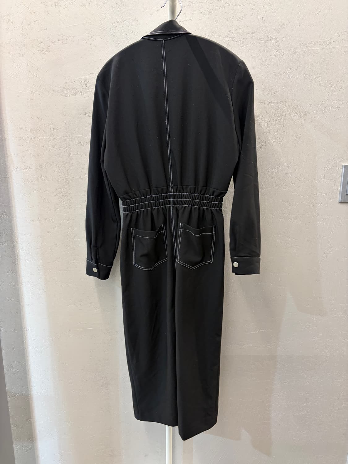 SIENNE 화이트 스티치 블랙 원피스 상품이미지4