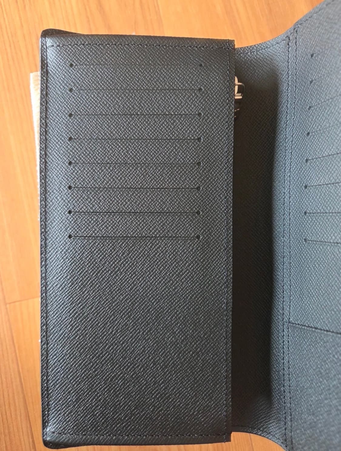 [미사용/새상품] 26ss 루이비통 에삐 브라짜 월릿 장지갑 상품이미지4