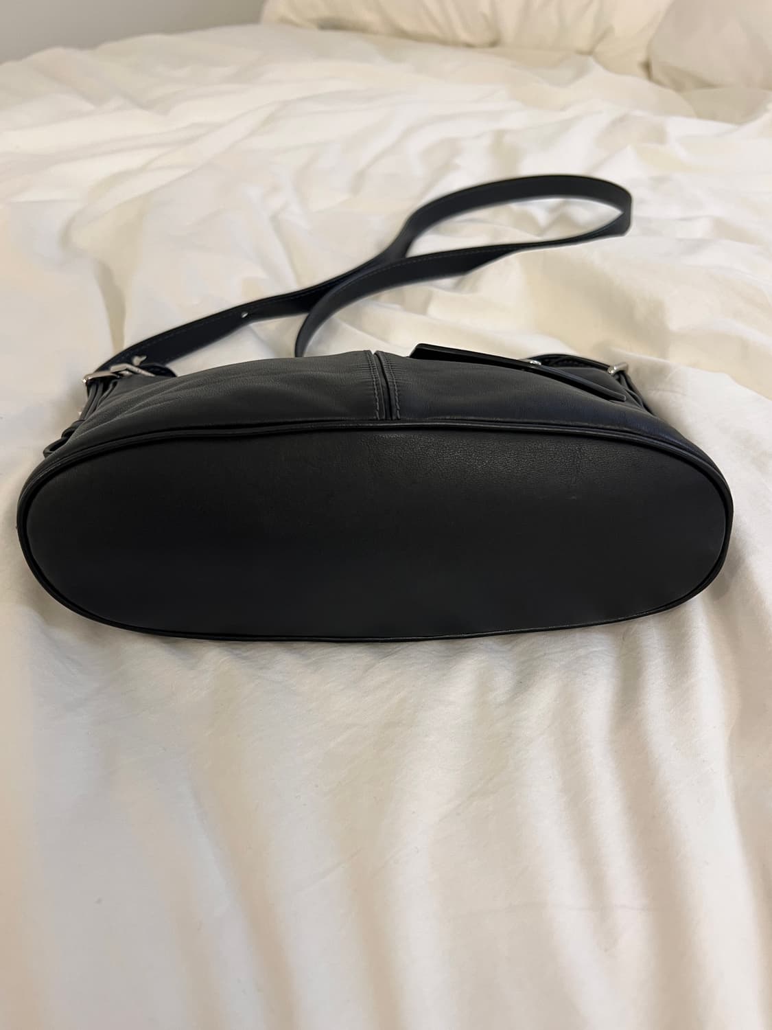 마크제이콥스 블랙 가죽 크로스백 상품이미지5