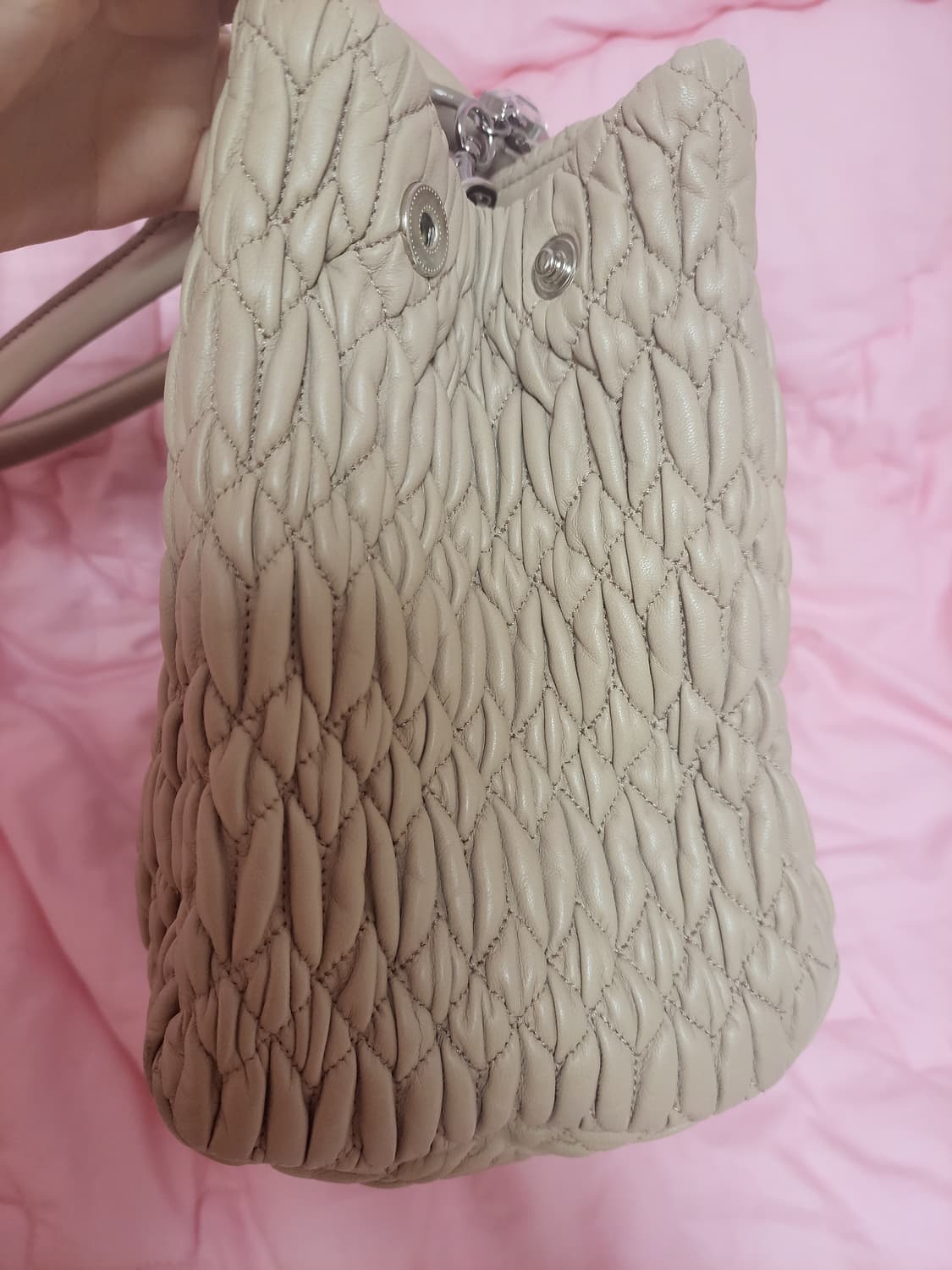 정품)급처상태좋음!미우미우 마틀라쎄나파크리스탈2way사첼토트크로스백가방 상품이미지7