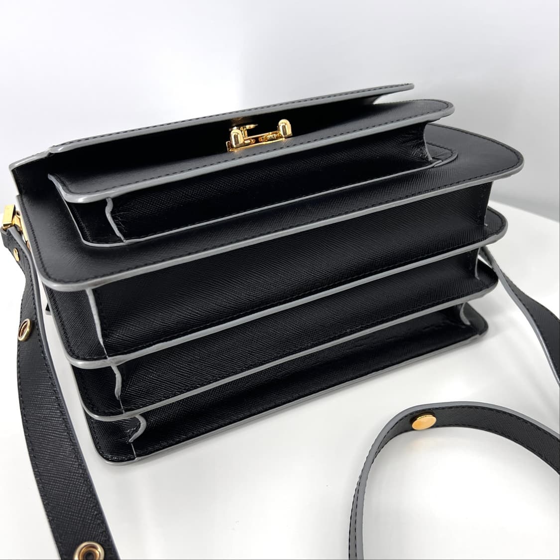 마르니 사피아노 트렁크 숄더백 블랙 (SBMPN09NO1) 상품이미지6