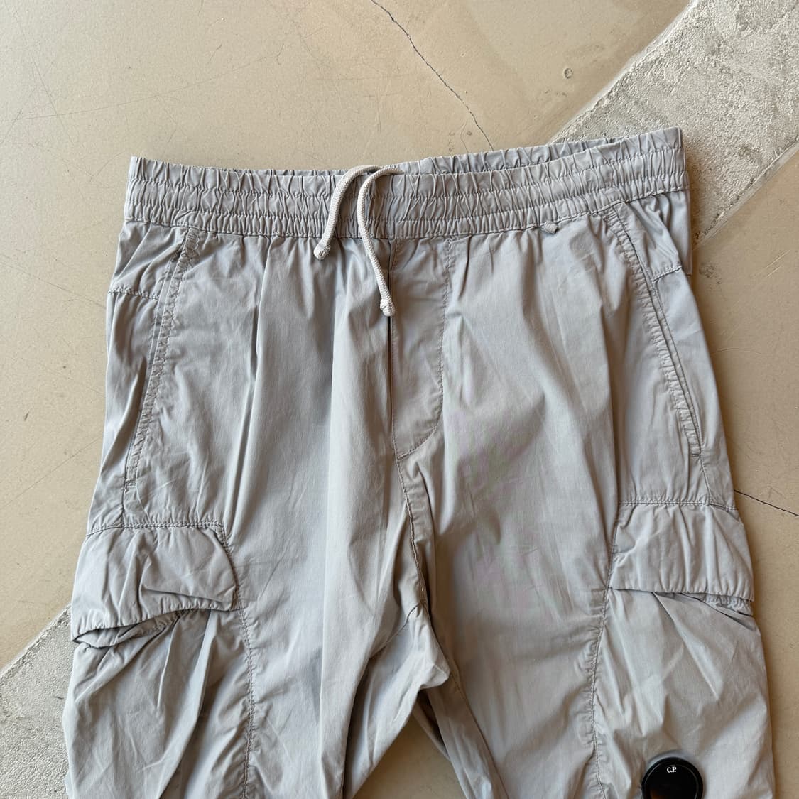 cp컴퍼니 렌즈 카고 팬츠 상품이미지4