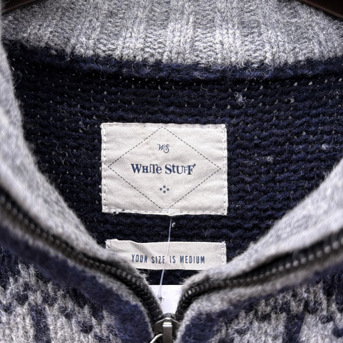 노드릭 패턴 반집업 니트 와이드시보리 디테일 네이비 상품이미지7