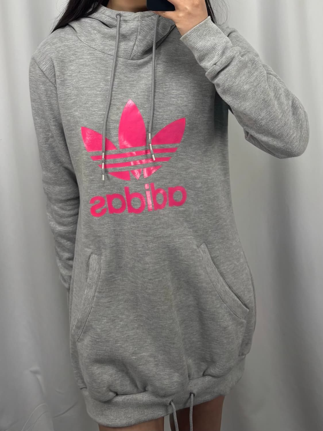 아디다스 핑크 빅로고 그레이 롱 후드티 상품이미지2