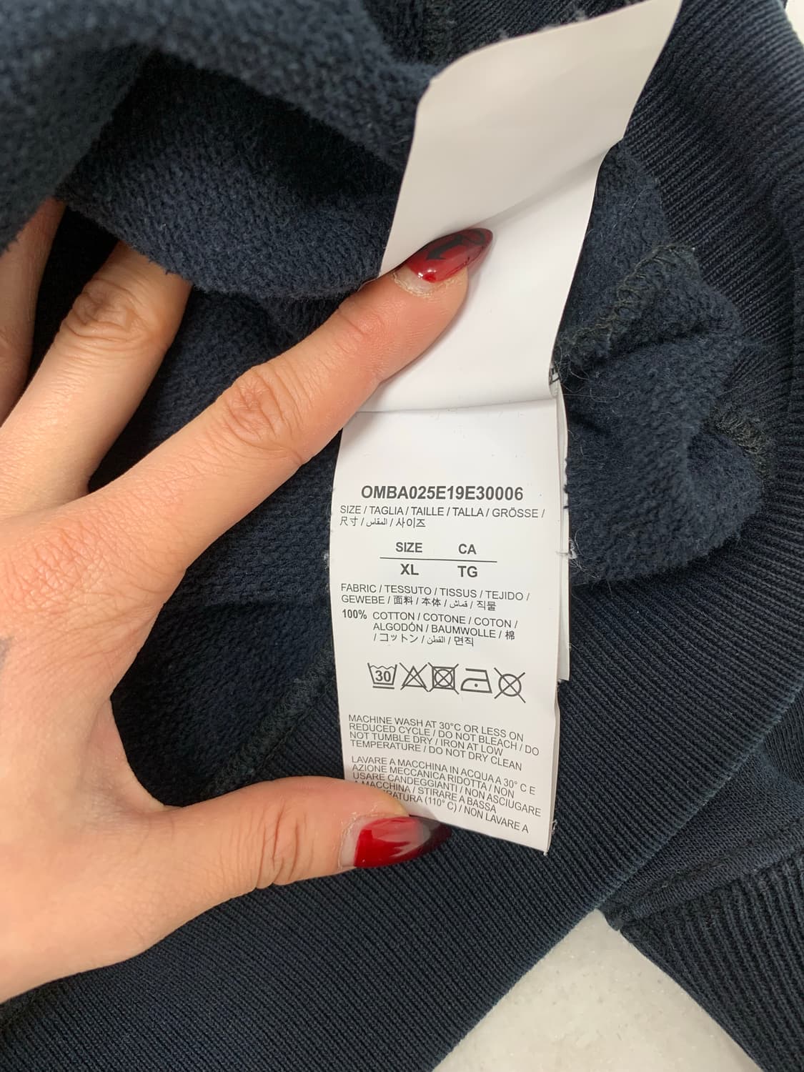 오프화이트 블랙프린팅 맨투맨 상품이미지4