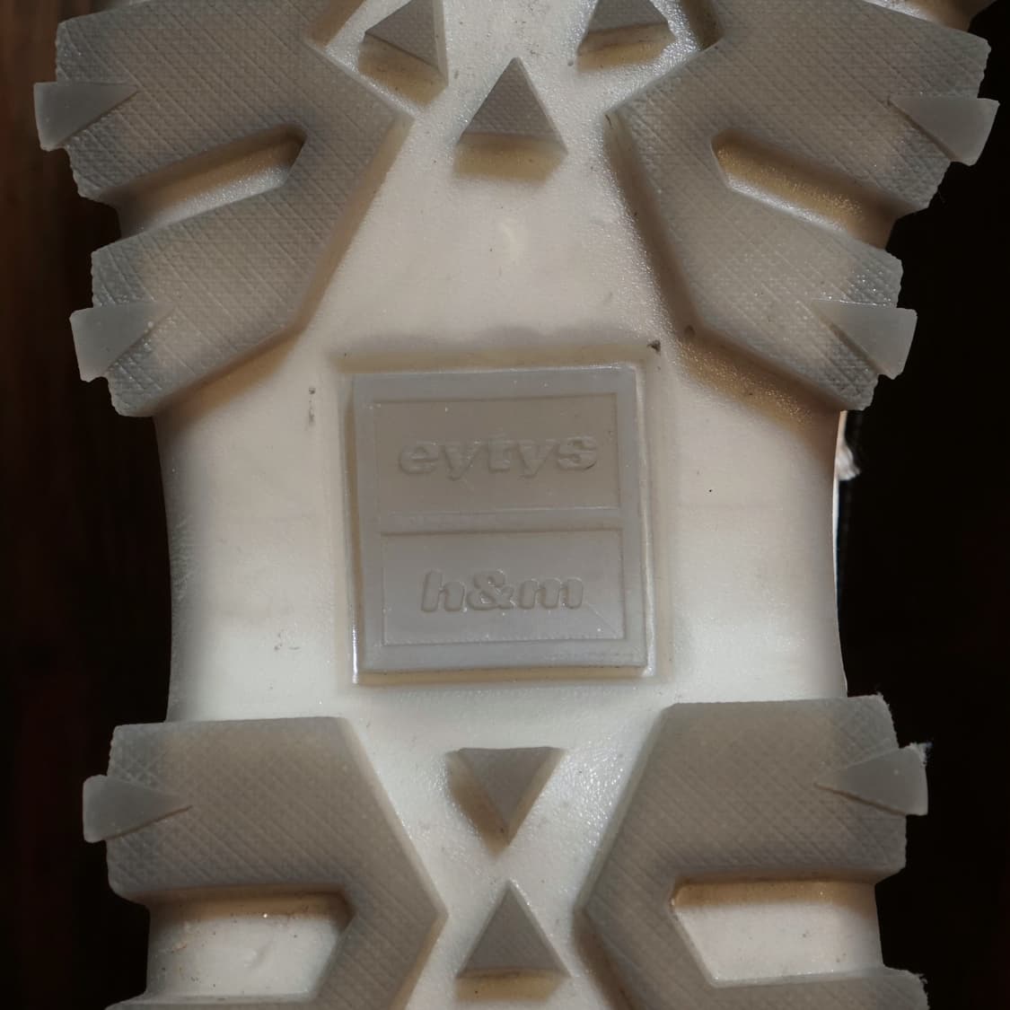 이티스 X Hm 레더 청키 스니커즈 상품이미지7