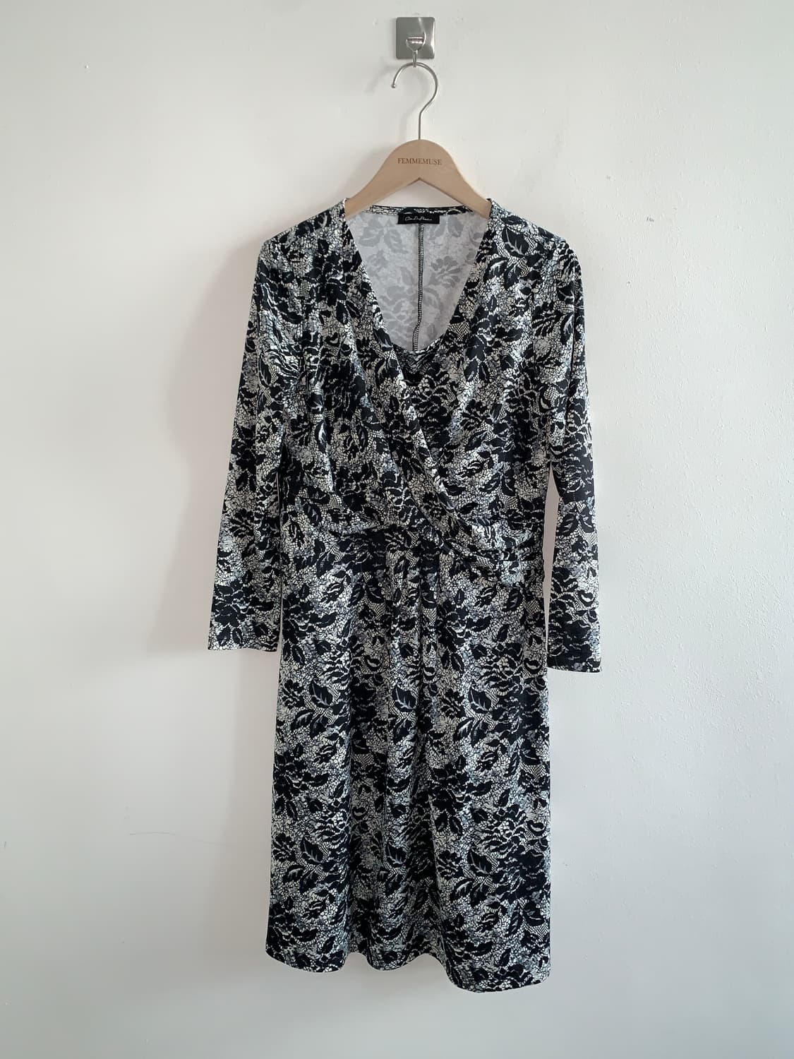 Black rose v wrap dress 상품이미지1