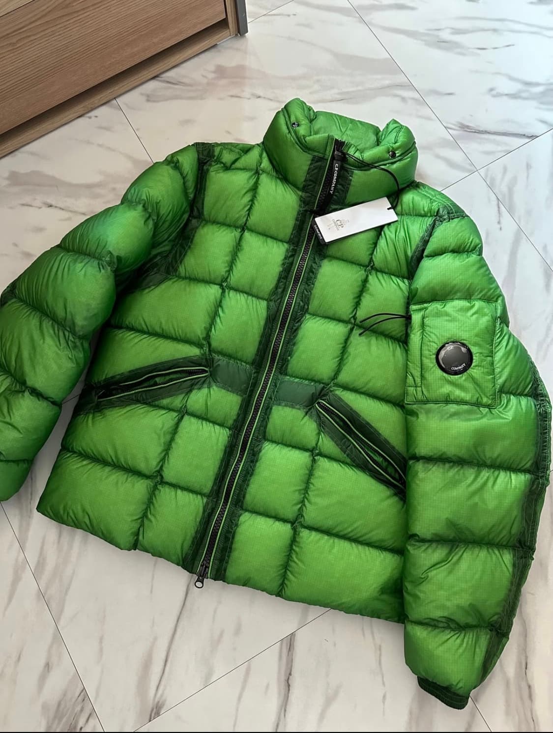 cp컴퍼니 dd쉘자켓 48사이즈 판매합니다 상품이미지1