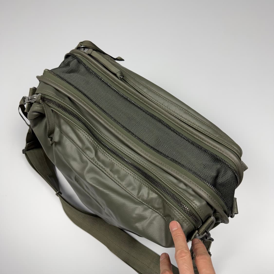 요시다포터 러기지라벨 뉴라이너 숄더백 올리브 상품이미지6