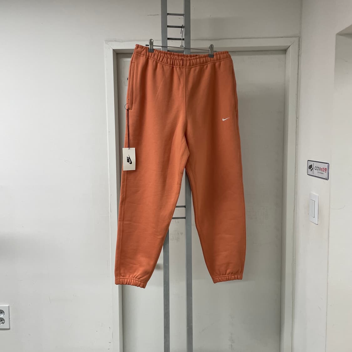 나이키 스우시 트레이닝 팬츠 새상품 S 상품이미지1