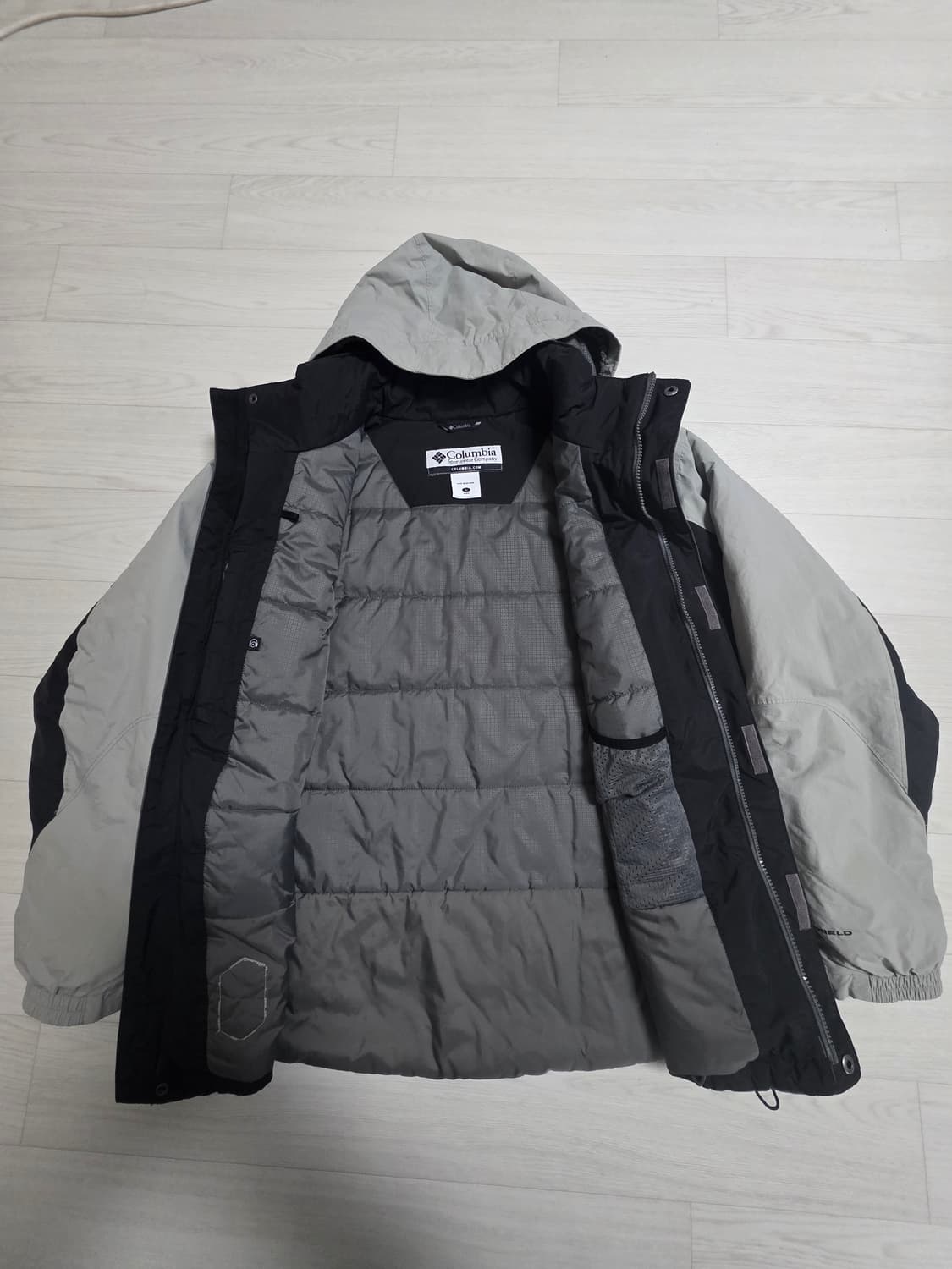 컬럼비아 옴니 쉴드 마운틴 패딩 점퍼 105사이즈 상품이미지3