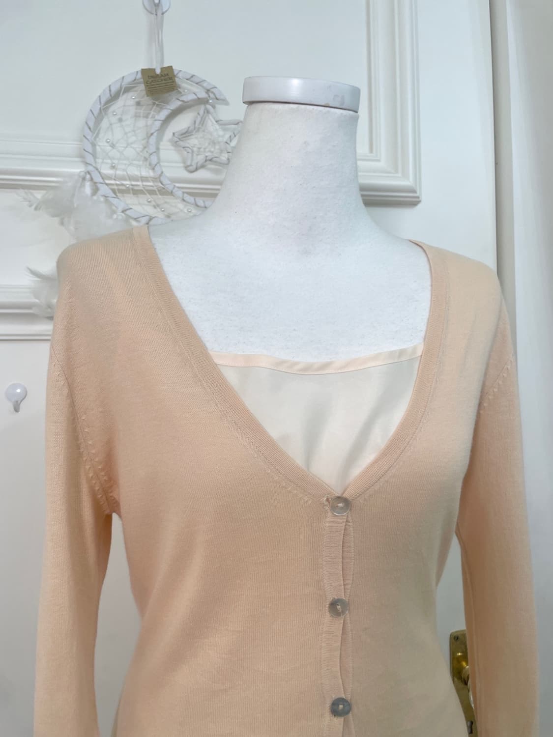 coral shell button v-neck basic cardigan 상품이미지6