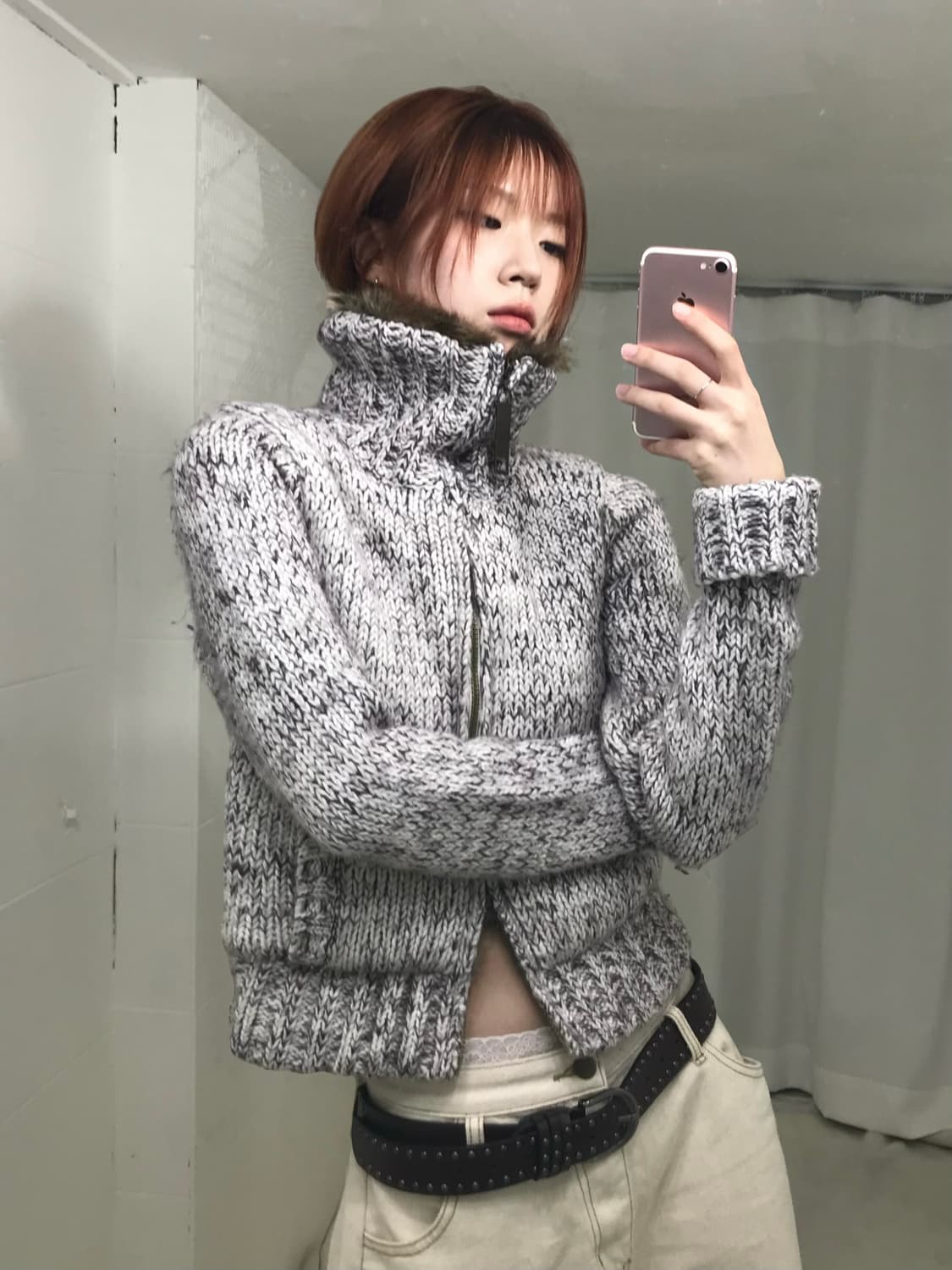 세실맥비 퍼 크롭 니트 집업 상품이미지1