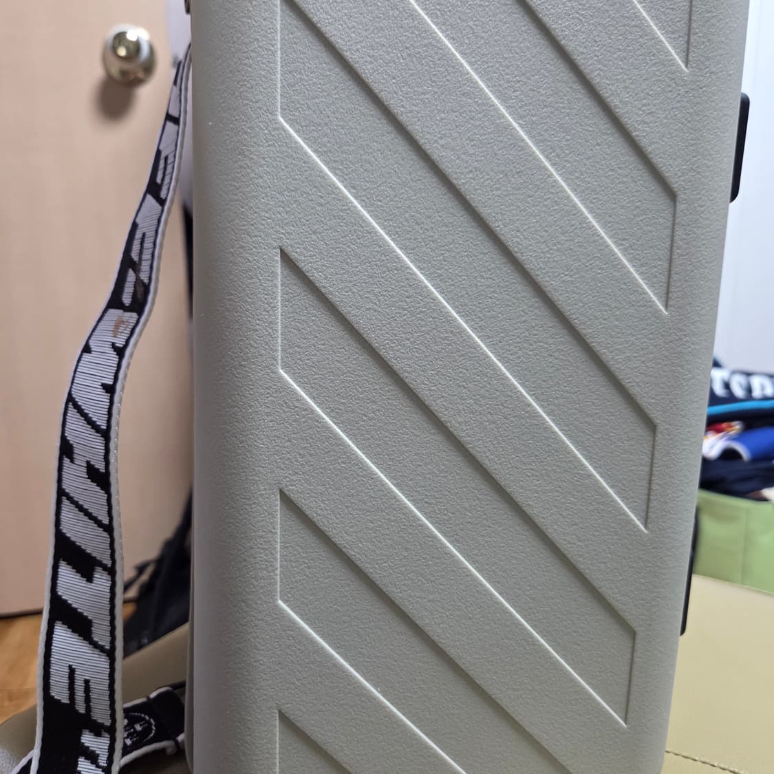 오프화이트 x 아모레 퍼시픽 프로텍션 박스만! 상품이미지3