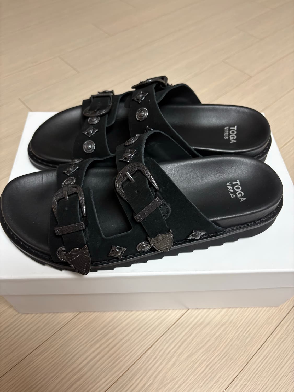 토가 빌릴리스 메탈 장식 블랙 뮬 42사이즈 새제품 상품이미지2