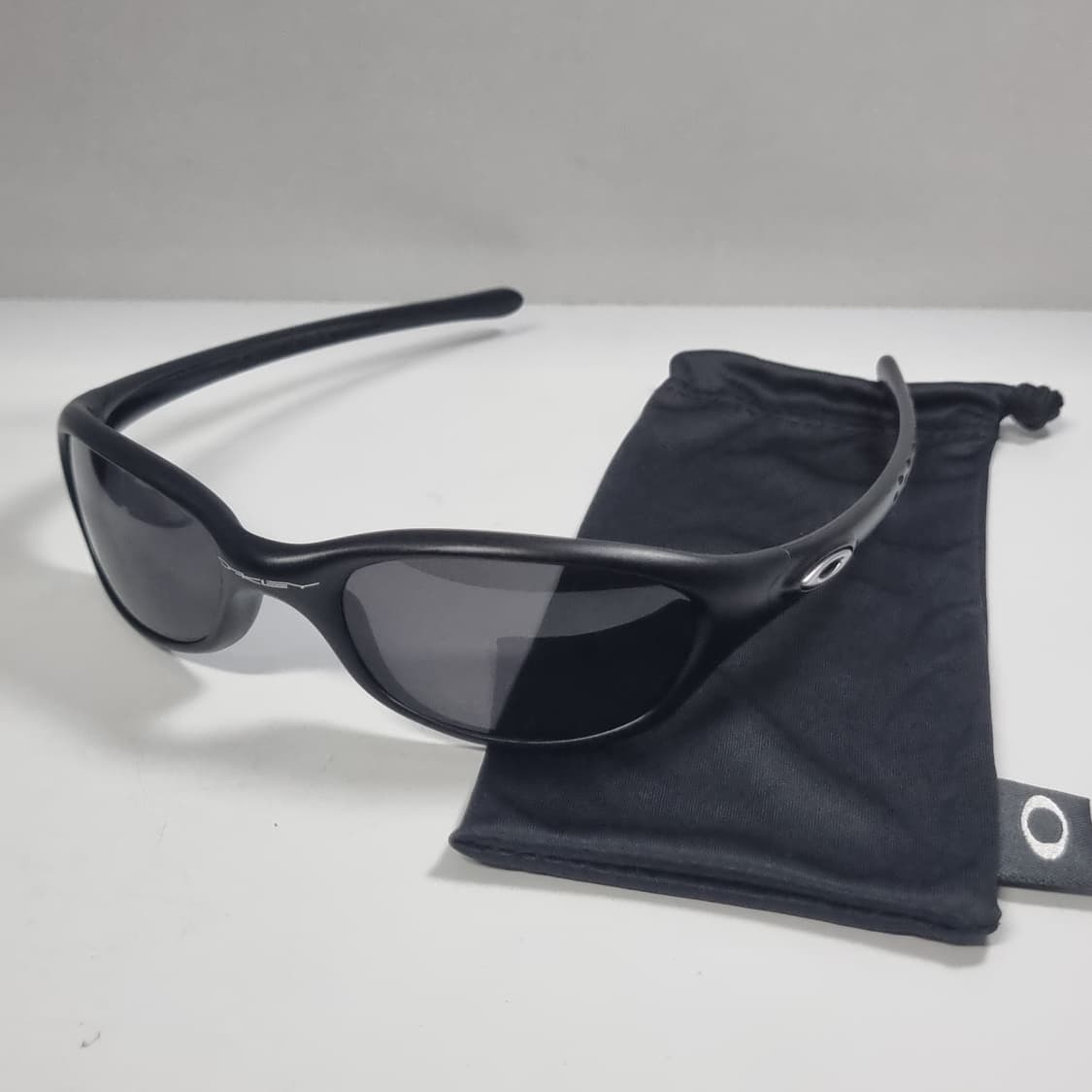 오클리 파이브 2.0 블랙 새렌즈 상품이미지1