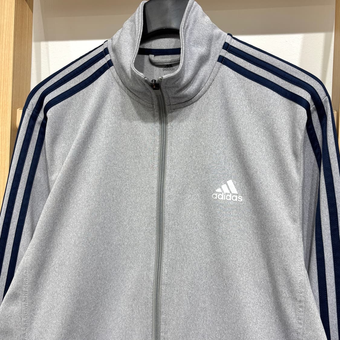 아디다스 그레이+네이비 져지 트랙탑 상품이미지2