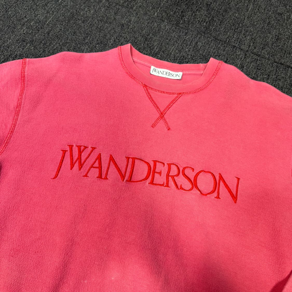 JW앤더슨 로고 맨투맨  상품이미지4