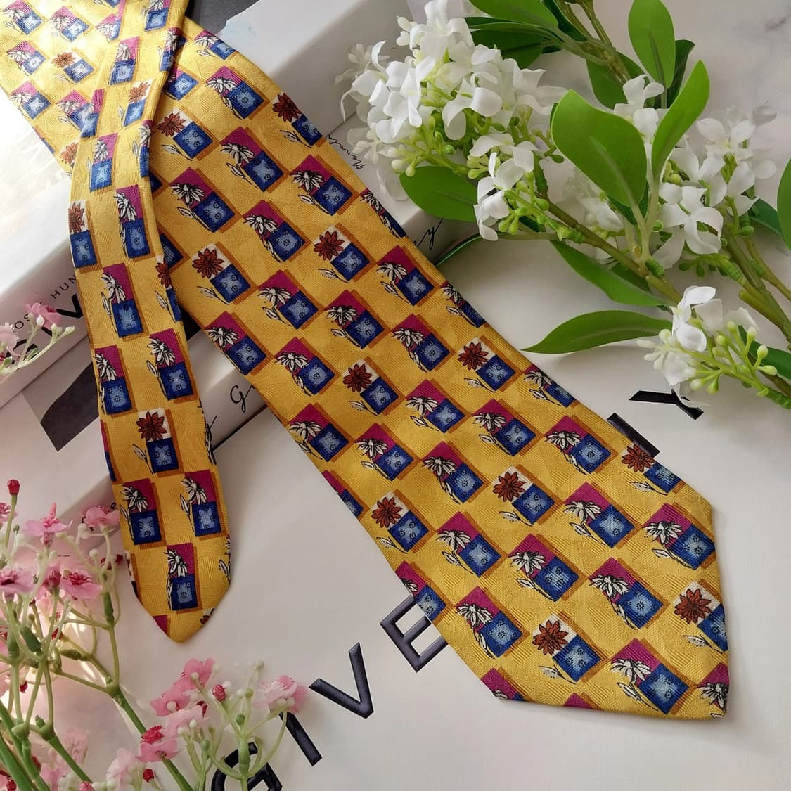 지방시 실크 머스타드 플라워 패턴 넥타이 9.5cm A등급 K1869
 상품이미지4