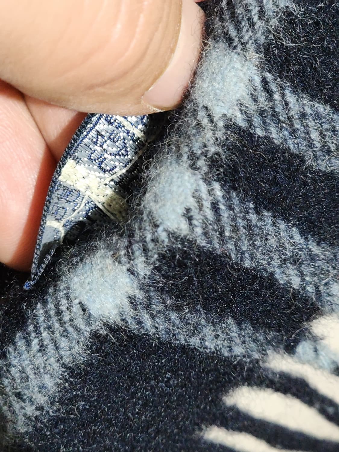 (정품) 버버리 캐시미어 목도리 네이비 체크 머플러 영국판  상품이미지5