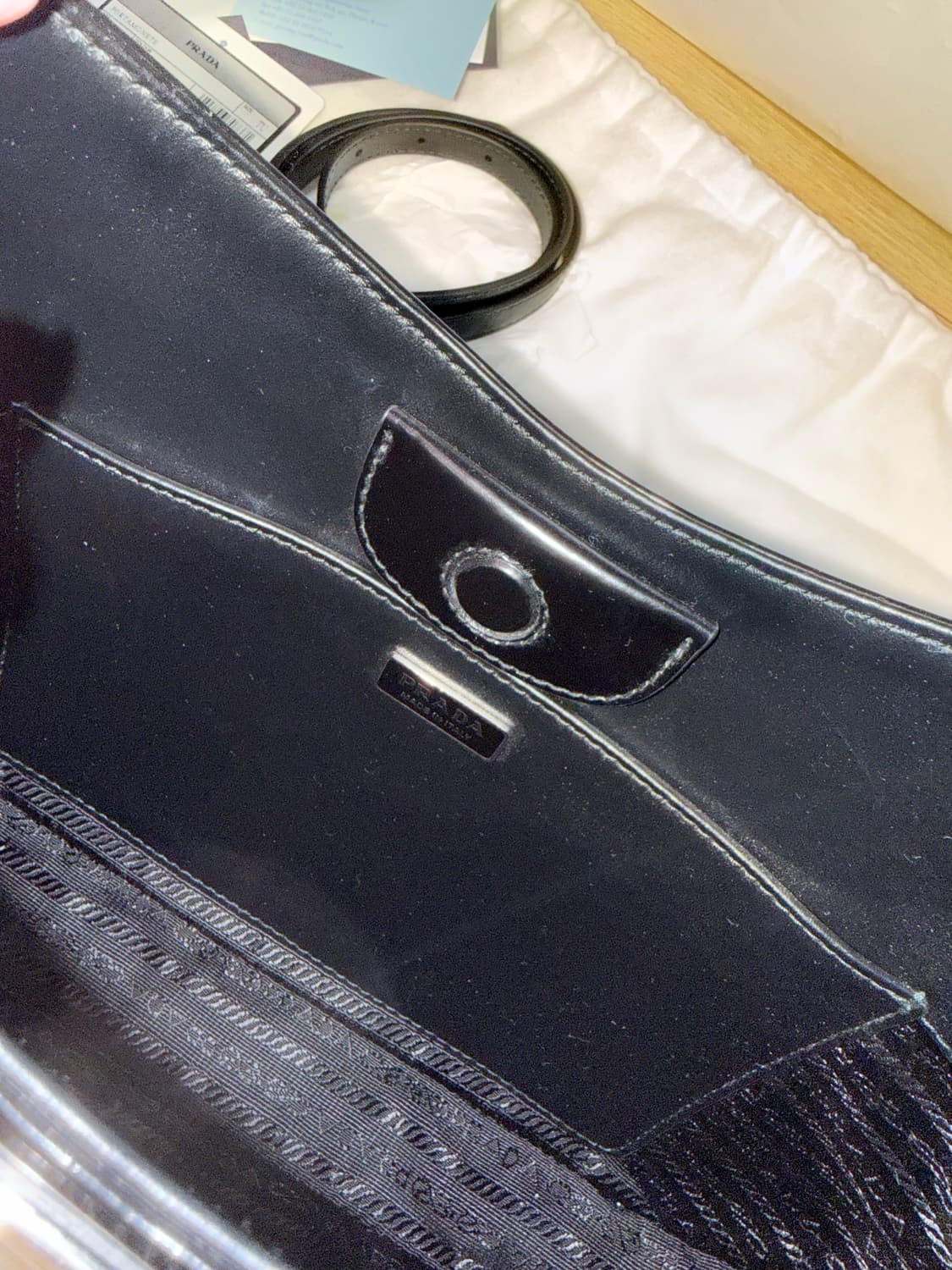 프라다 클레오 브러시드 가죽 숄더백 상품이미지10