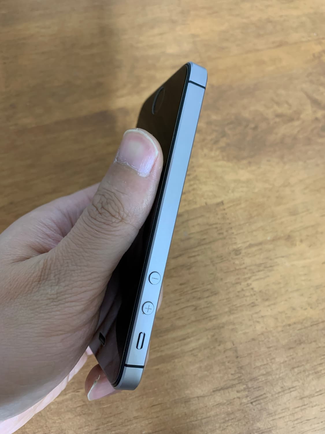 아이폰SE스페이스그레이 64GB 상품이미지6