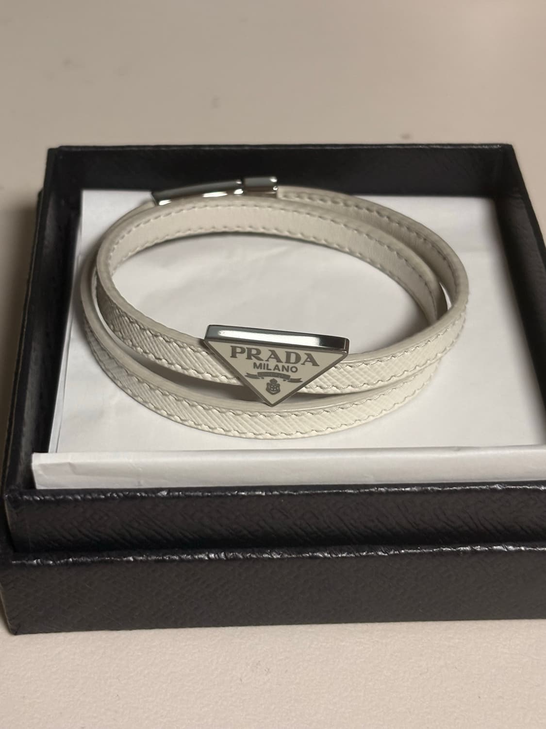 프라다 - 사파이노 가죽 브레이슬릿 팝니다 상품이미지2