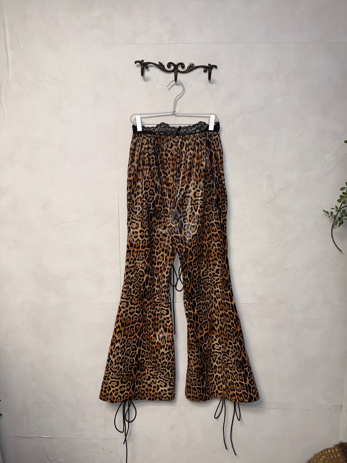 Brown leopard laceup bootscut pants 상품이미지4