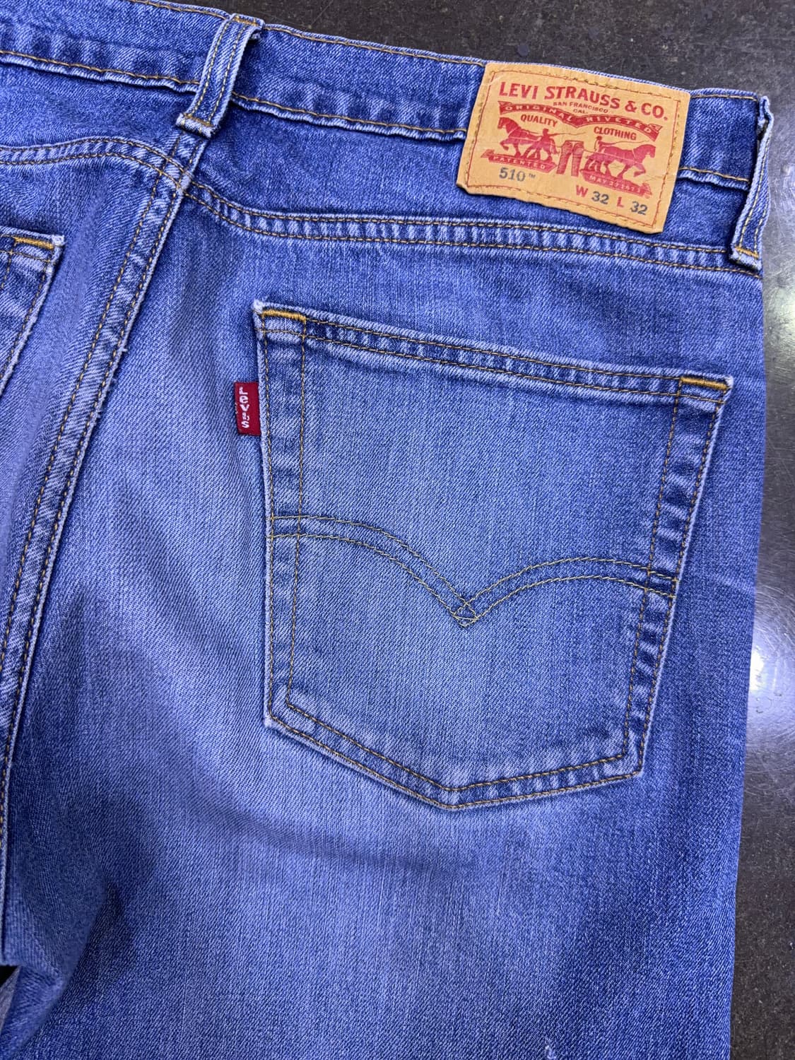 리바이스 510 슬림 스트레이트핏 중청 워싱 데님팬츠 32 상품이미지7