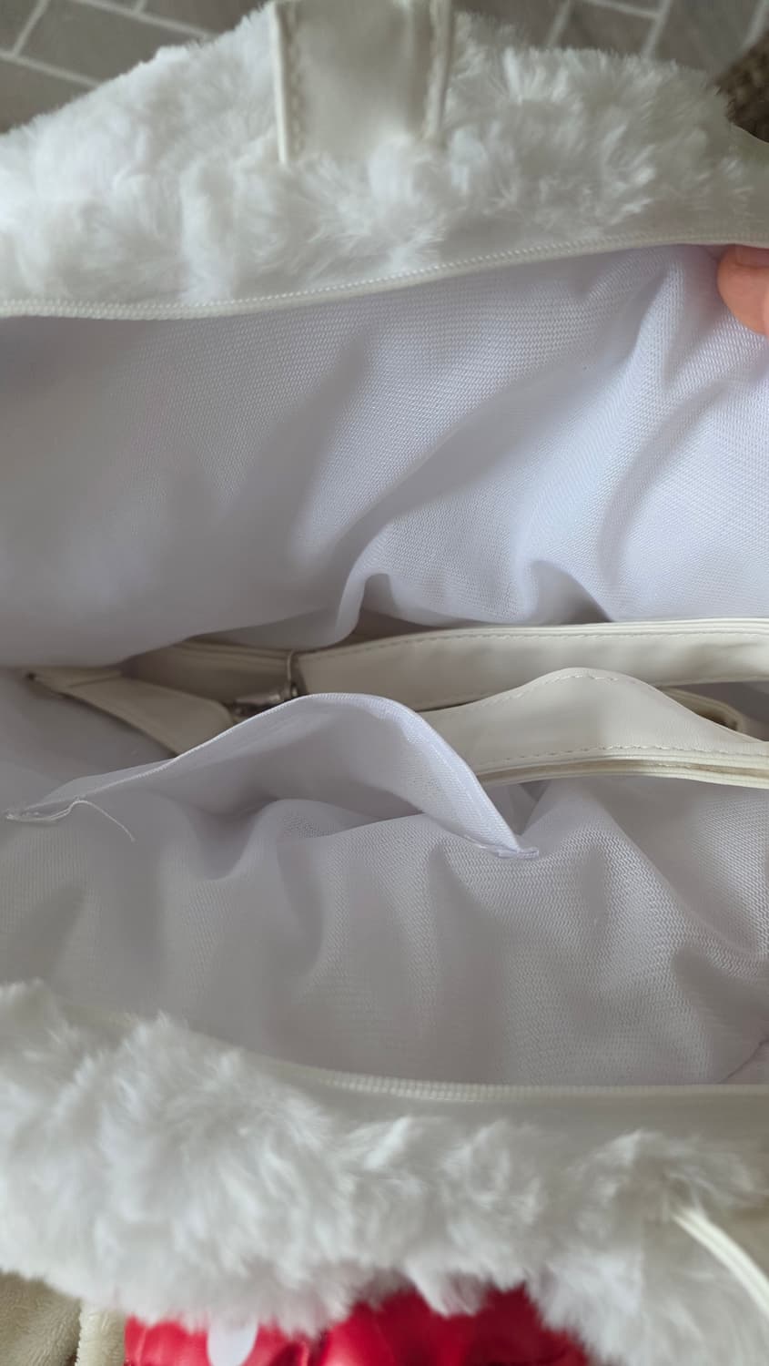 새상품) 헬로키티 빅페이스 퍼 백 정품 상품이미지3