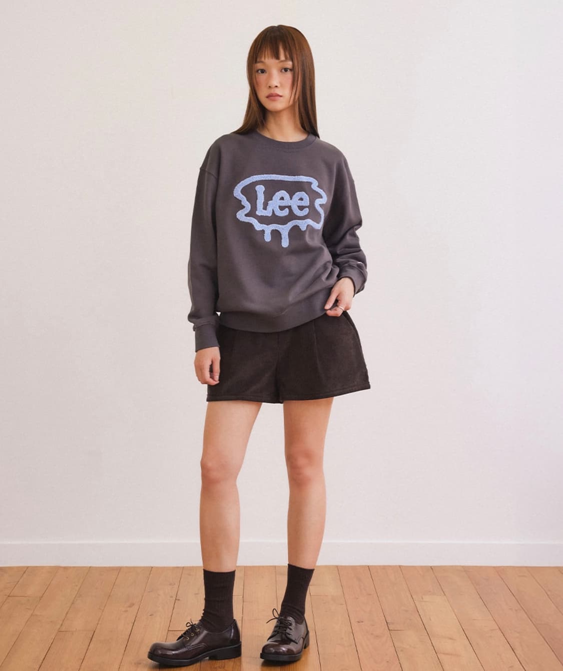 [새상품] L) 팔렛 X Lee 브러쉬 트위치 로고 맨투맨 상품이미지1