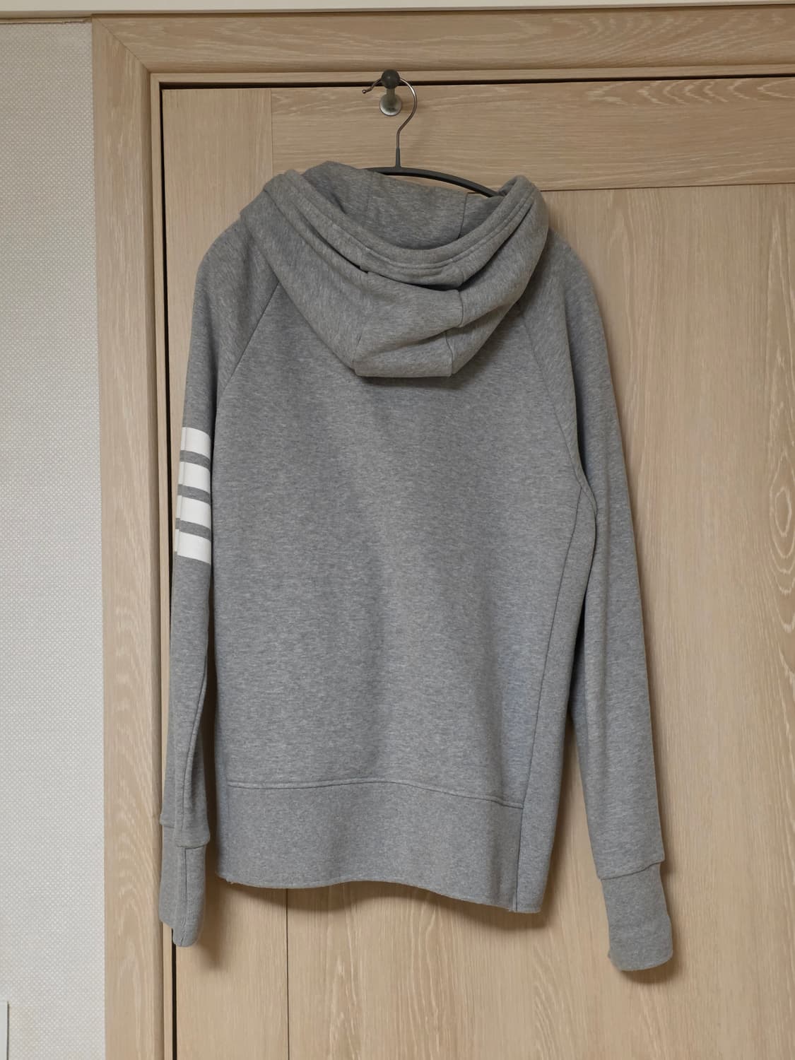 [1회외출] 톰브라운 사선완장 후드집업 4사이즈 상품이미지7