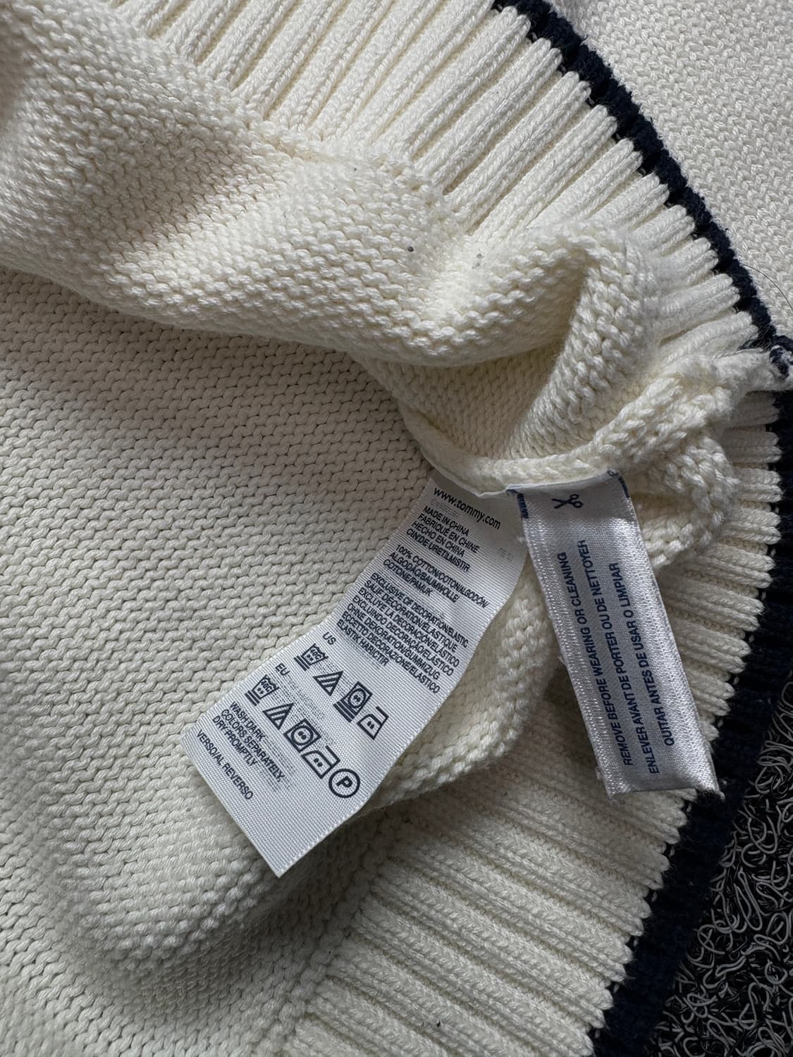 타미힐피거 플래그 빅로고 디테일 스웨터 2212 상품이미지3