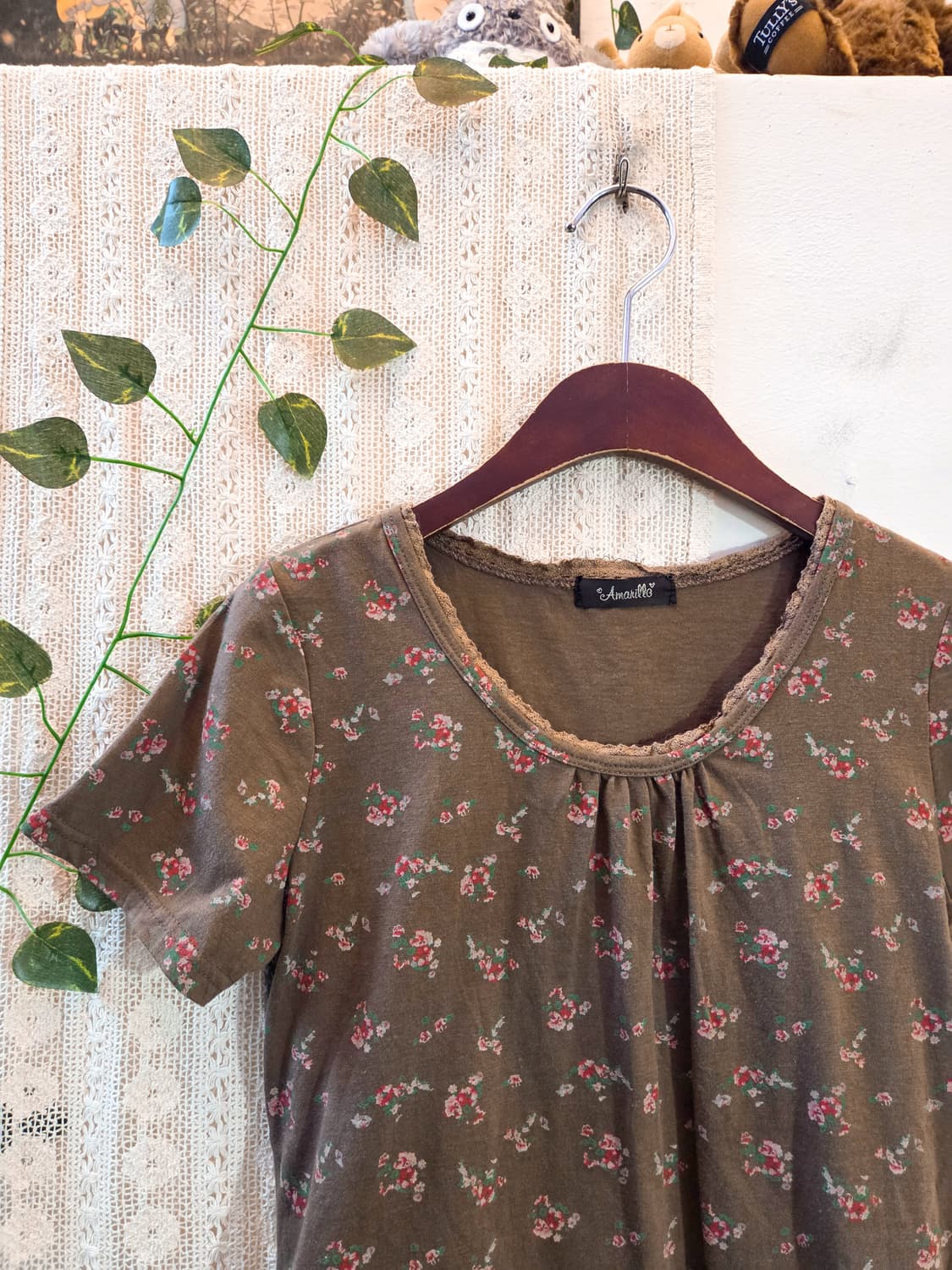 브라운 잔꽃 반팔 티셔츠 상품이미지2