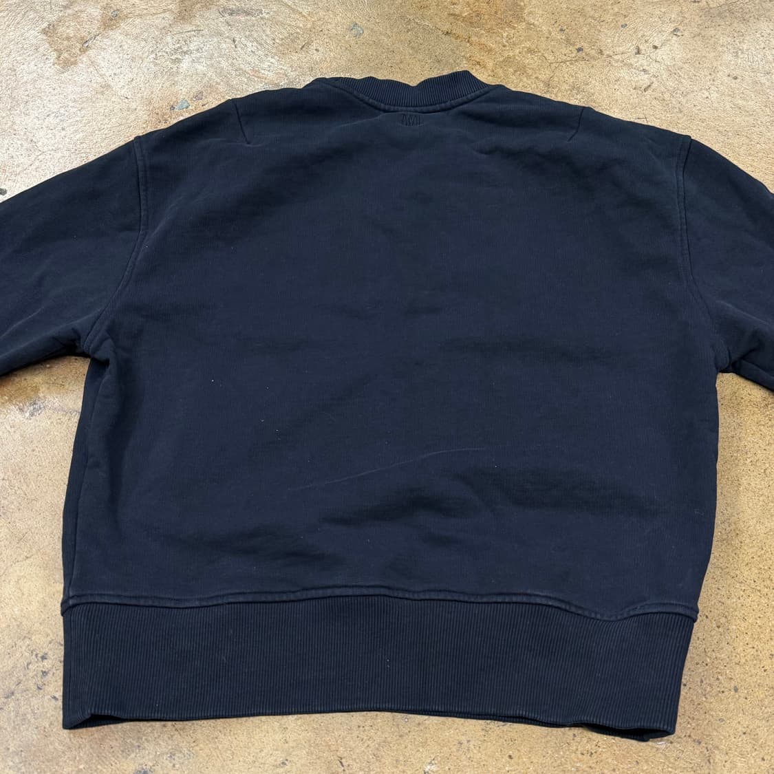 [정품] 아미 스몰 하트 블랙 맨투맨 b17 상품이미지4