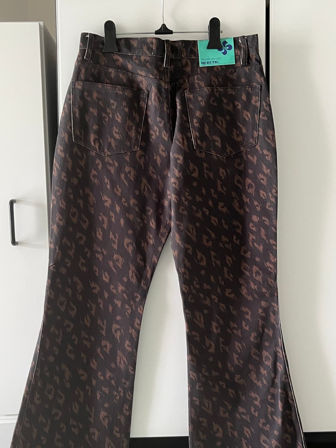 택ㅇ새상품) 헤레틱 레오파드 부츠컷 팬츠 브라운 상품이미지4