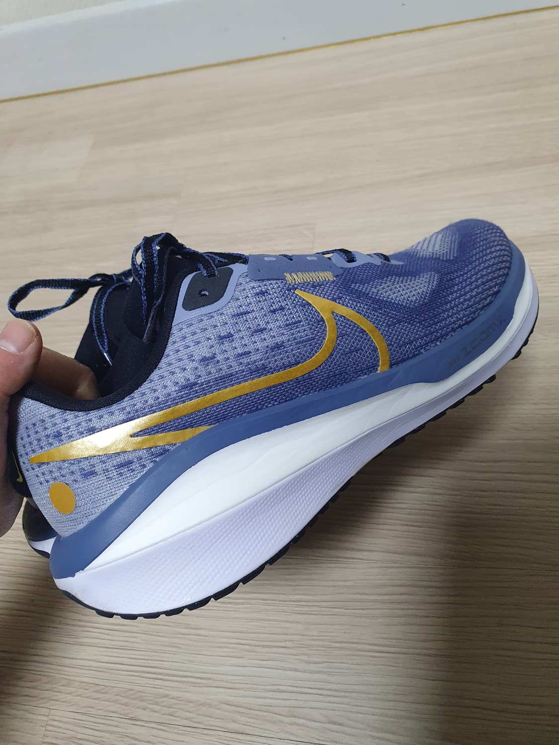 나이키 줌 보메로 17 러닝화 250 상품이미지7