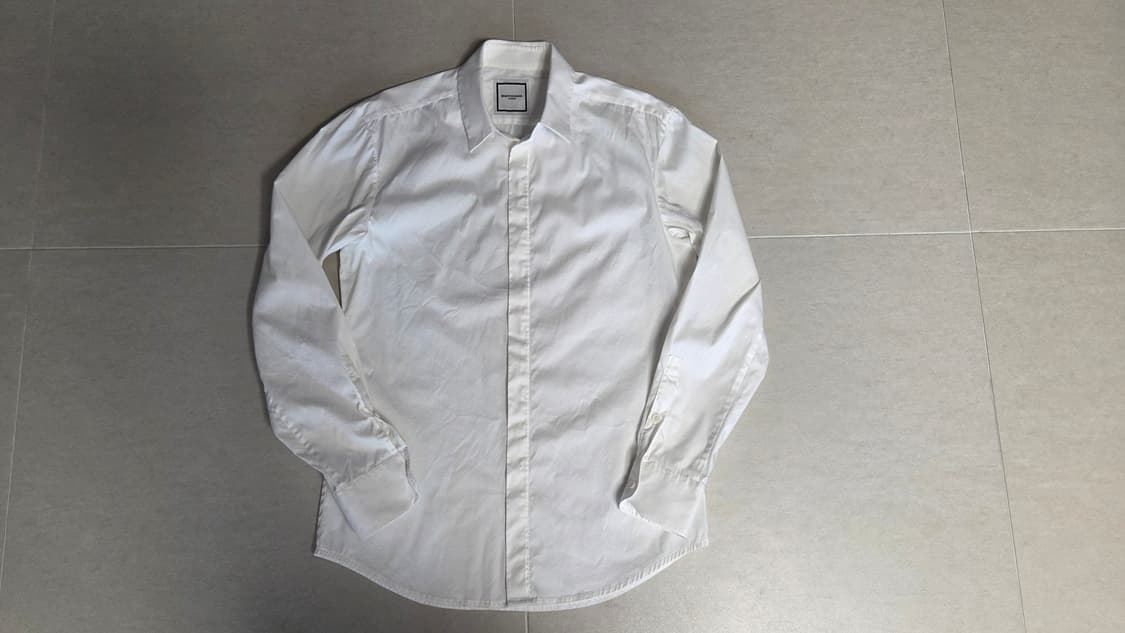 우영미 히든 버튼 화이트 셔츠  상품이미지1