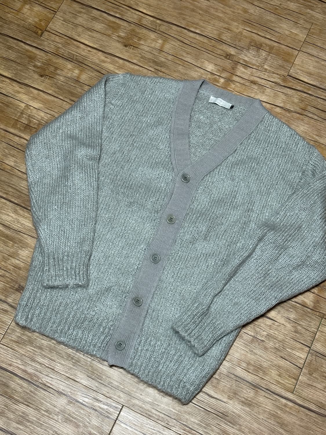 아모멘토 그랜파 가디건 라이트 그레이 M사이즈 판매 상품이미지3