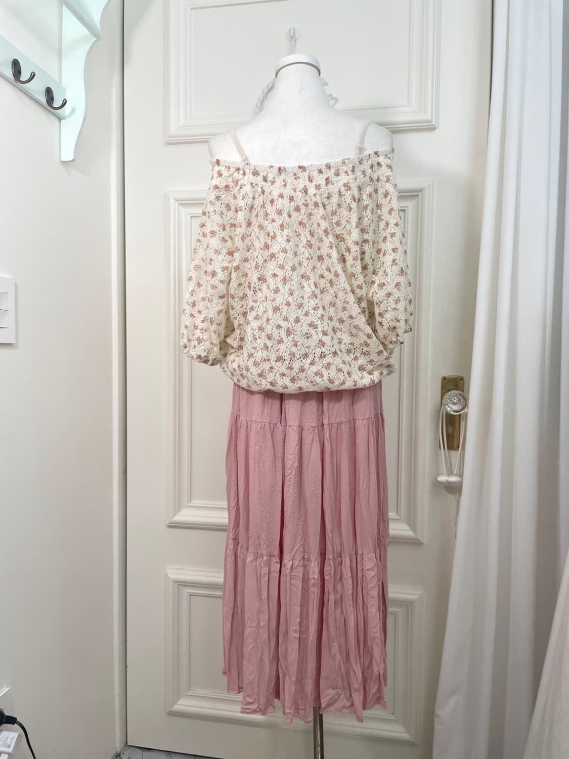 ivory flower lace off-shoulder crochet t 상품이미지4