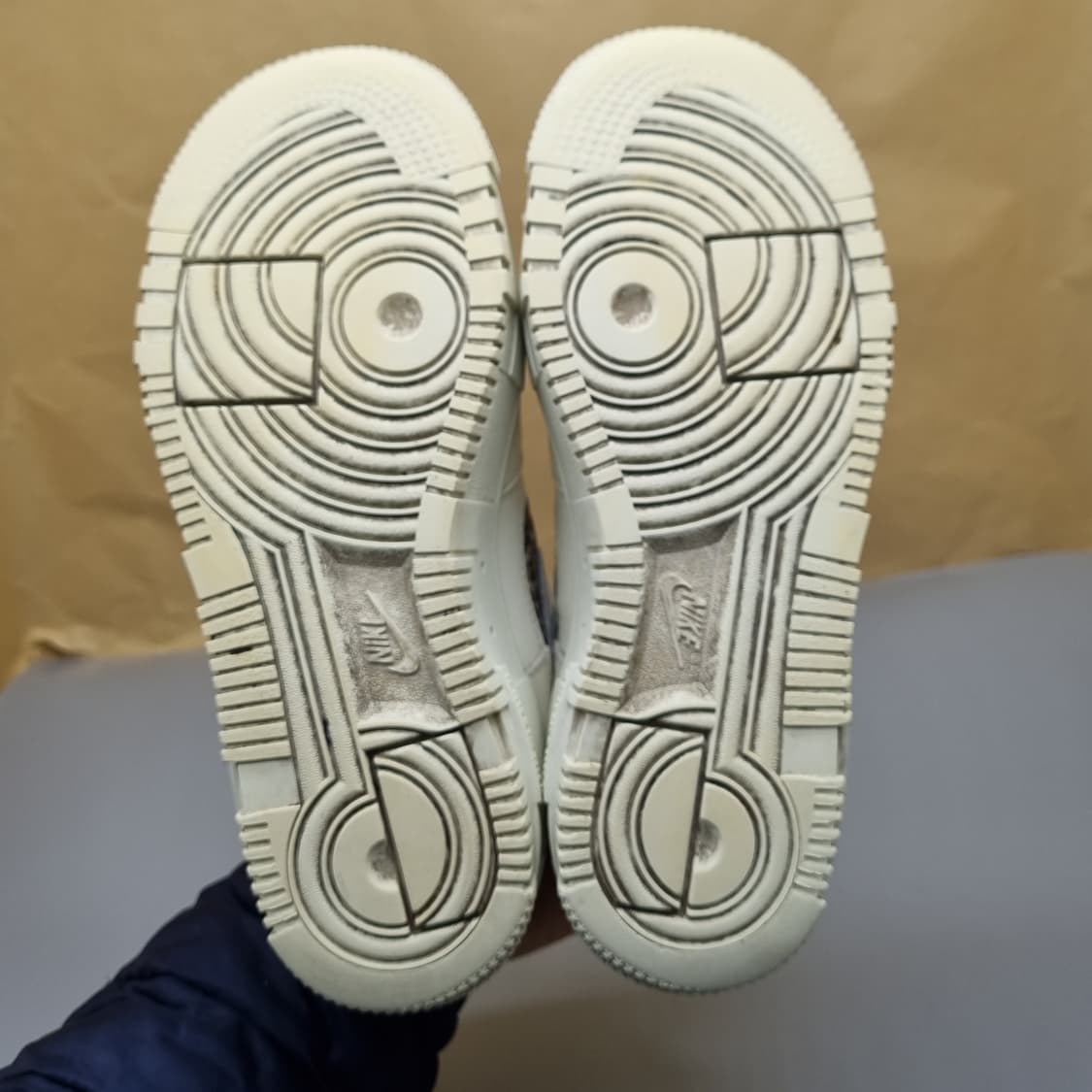 나이키 에어포스1 픽셀 스네이크 운동화 220 상품이미지3