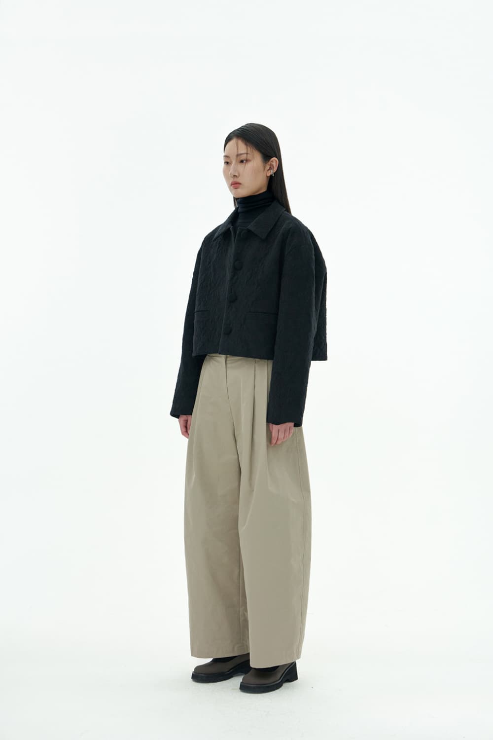 아모멘토 플라워 퀼티드 벨벳 자켓 상품이미지6